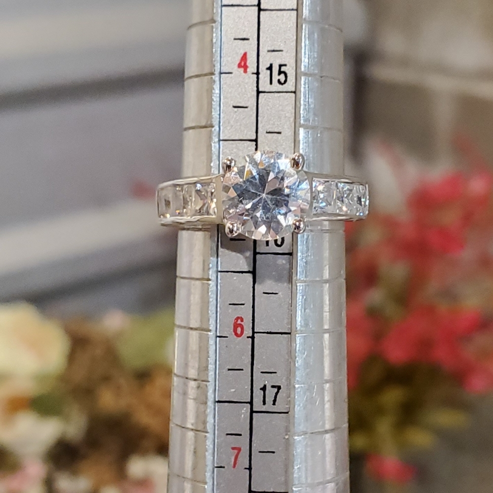 ESTATE 2CT SIMULATED DIAMOND SOLID STERLING RING - Picture 2 of 13